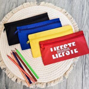 Etui in 4 verschillende kleuren bedrukt voor de liefste mama