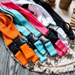 Onbedrukte keycords in 5 verschillende kleuren. Mogelijkheid tot bedrukken met naam of eigen tekst.