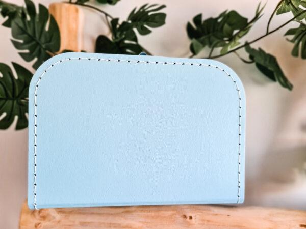 Onbedrukt licht blauw logeerkoffertje