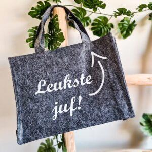 Grijze vilten tas bedrukt voor de leukste juf