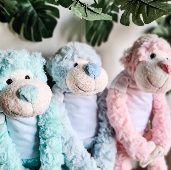 Onbedrukte knuffelapen met t-shirt in 3 kleuren