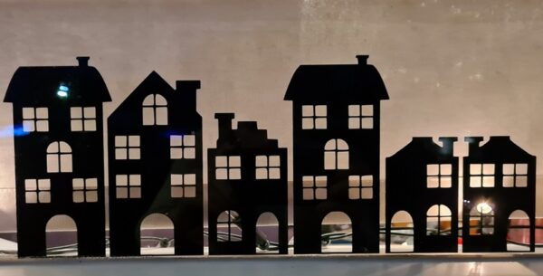 Raamstickers met verschillende huizen