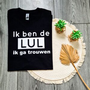 Zwart heren t-shirt bedrukt met Ik ben de lul, ik ga trouwen.